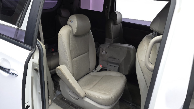 car KIA Carnival id68264 photo #12