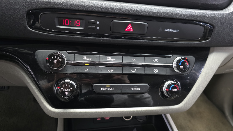 car KIA Carnival id68264 photo #16