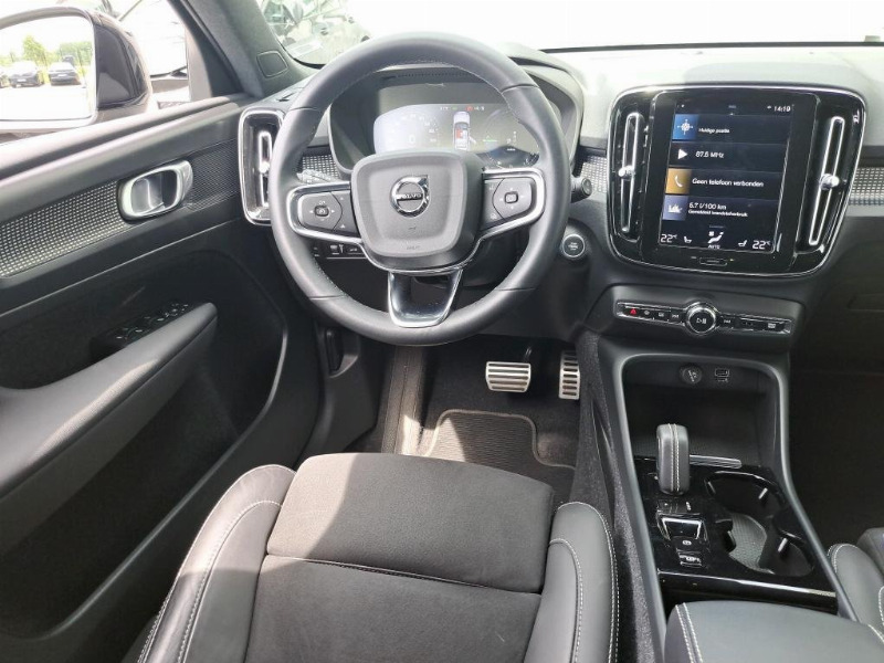 car Volvo XC40 id68365 photo #5