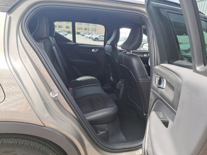 car Volvo XC40 id68365 photo #6