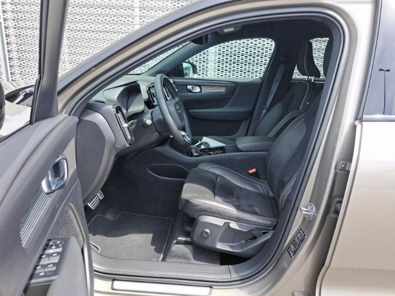 car Volvo XC40 id68365 photo #7