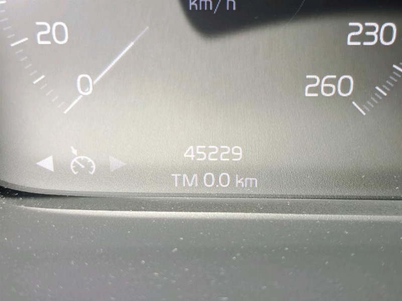 car Volvo XC40 id68365 photo #9