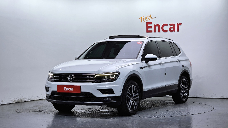 car Volkswagen Tiguan id68366 main photo