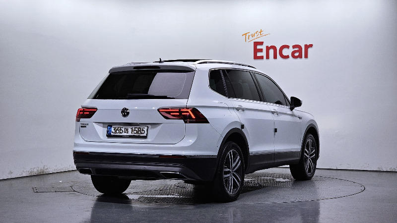 car Volkswagen Tiguan id68366 photo #2