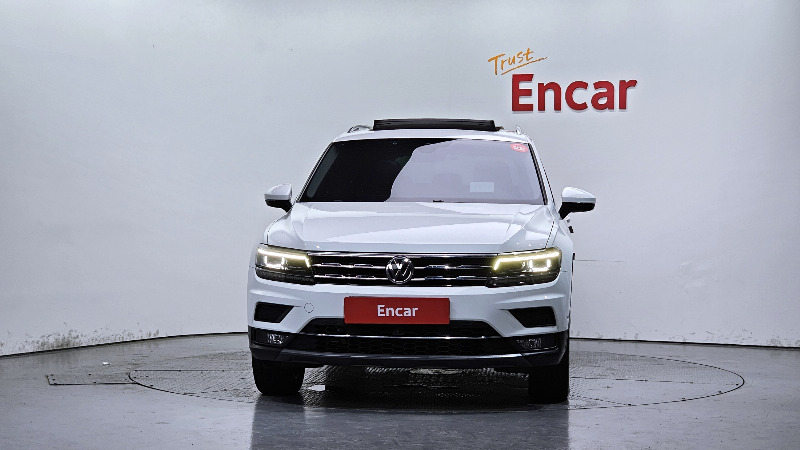 car Volkswagen Tiguan id68366 photo #3