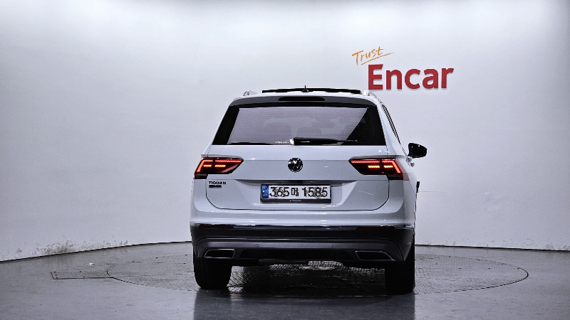 car Volkswagen Tiguan id68366 photo #4