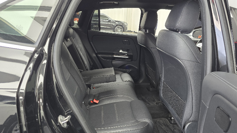 car Mercedes Benz EQA id68406 photo #11