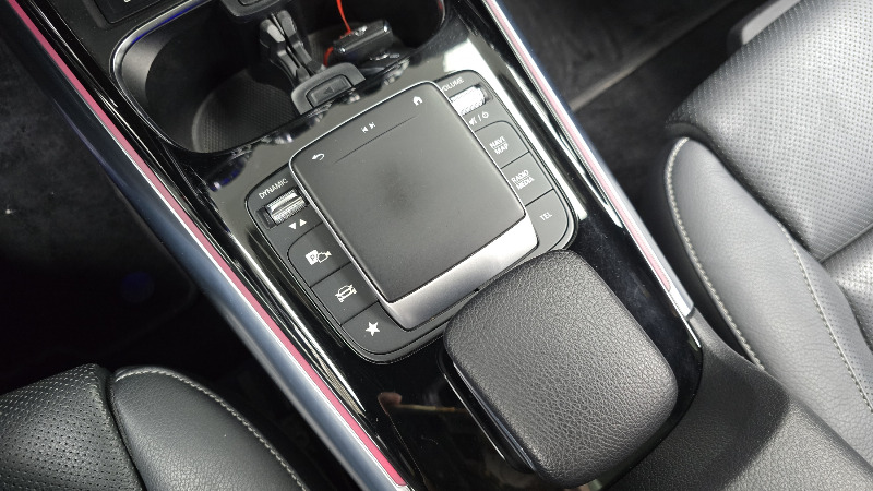 car Mercedes Benz EQA id68406 photo #18