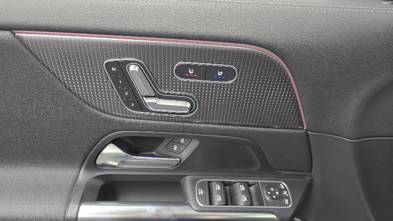 car Mercedes Benz EQA id68406 photo #29