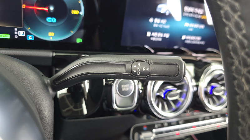 car Mercedes Benz EQA id68406 photo #9
