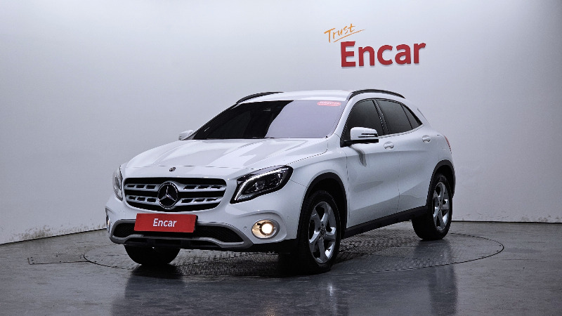car Mercedes Benz GLA id68414 main photo