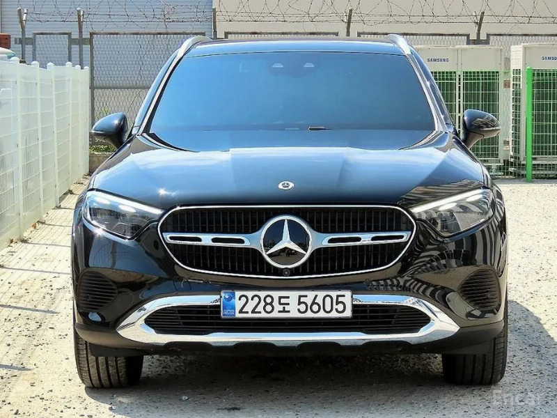 car Mercedes Benz GLC id68444 main photo