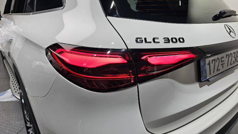 car Mercedes Benz GLC id68482 photo #23