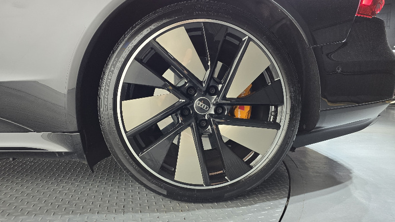 car Audi e-tron GT id68557 photo #21