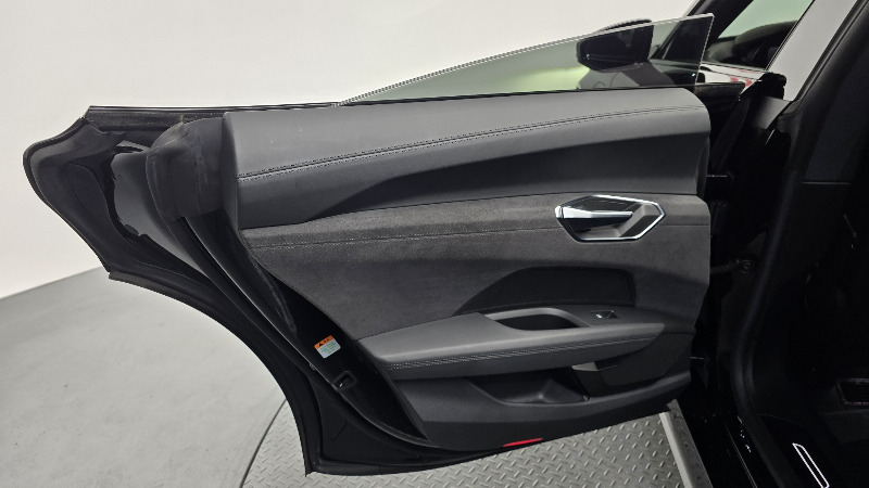 car Audi e-tron GT id68557 photo #25