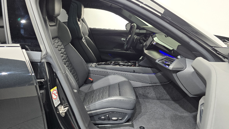 car Audi e-tron GT id68557 photo #26