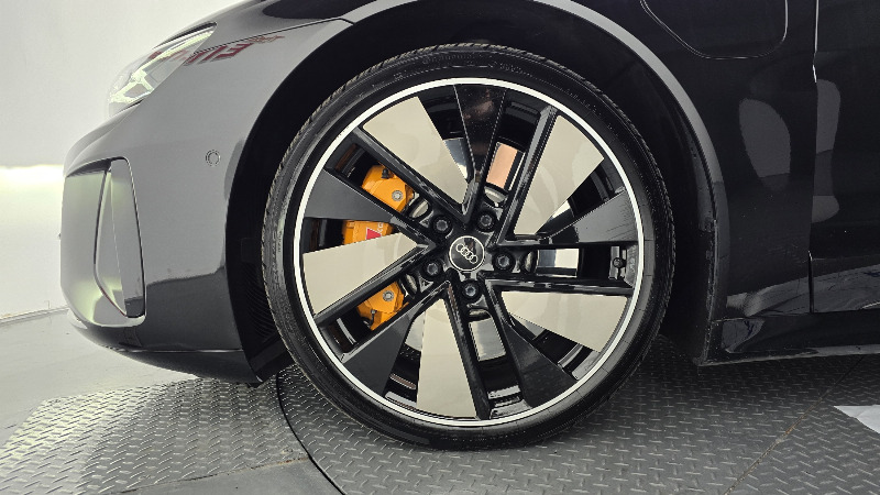 car Audi e-tron GT id68557 photo #5