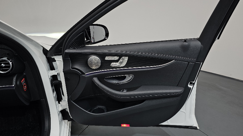 car Mercedes Benz E Class id68578 photo #24