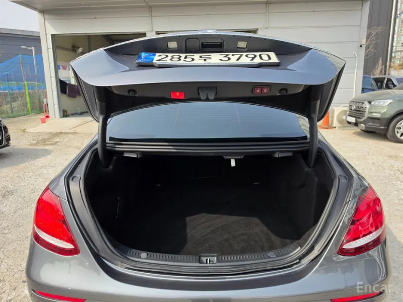 car Mercedes Benz E Class id68598 photo #7