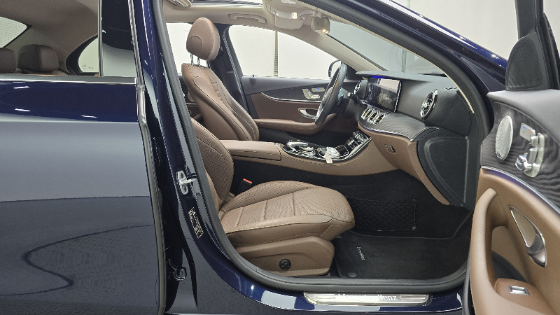 car Mercedes Benz E Class id68641 photo #26