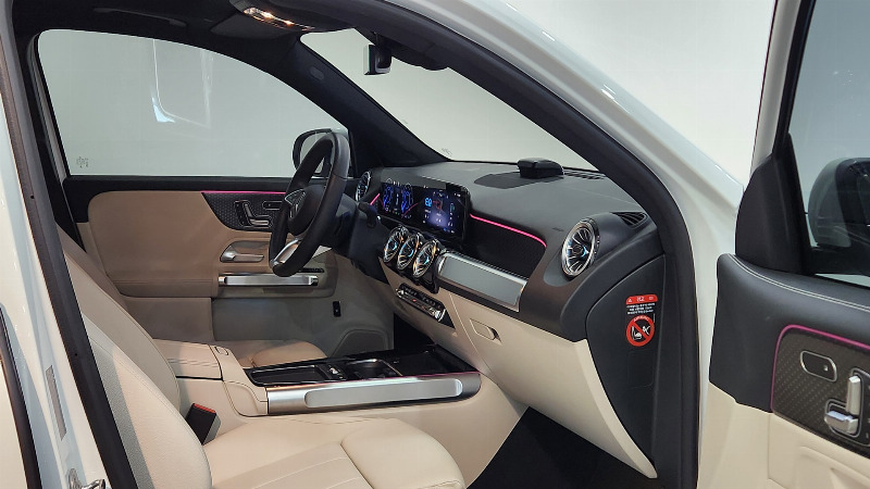 car Mercedes Benz EQB id68700 photo #10