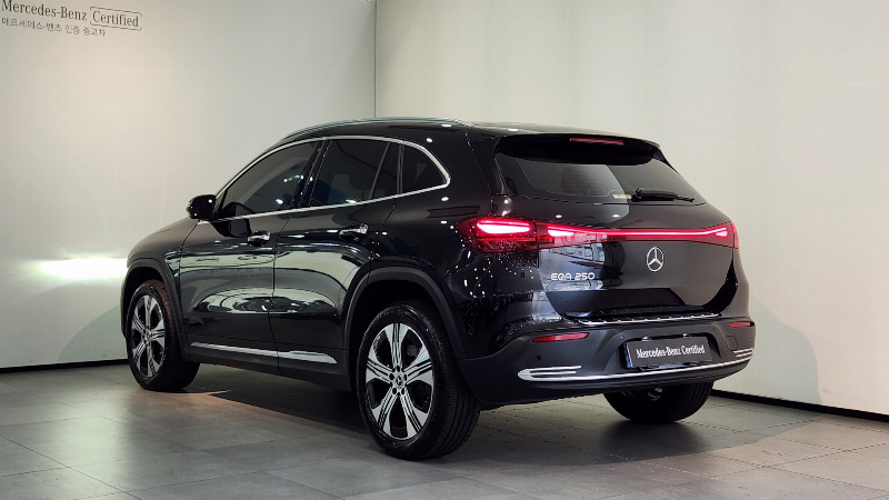 car Mercedes Benz EQA id68704 photo #2