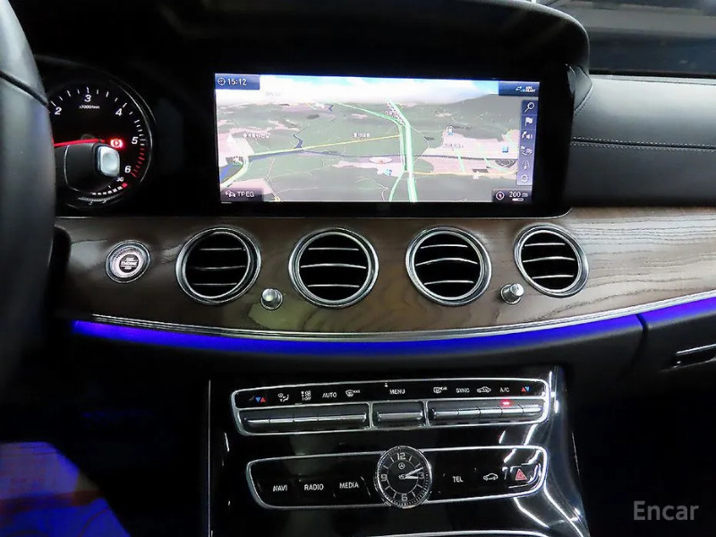 car Mercedes Benz E Class id68713 photo #10