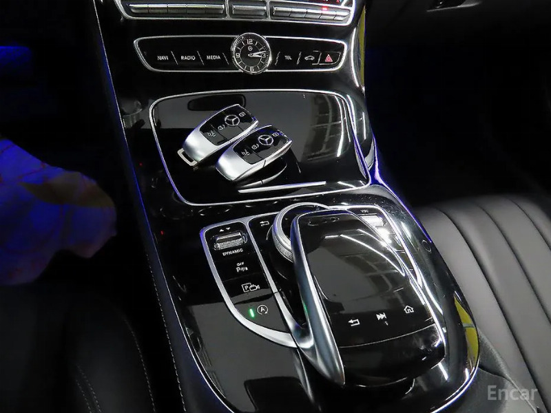 car Mercedes Benz E Class id68713 photo #11