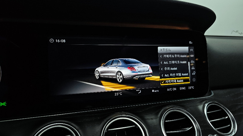 car Mercedes Benz E Class id68715 photo #16