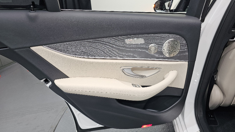car Mercedes Benz E Class id68765 photo #25