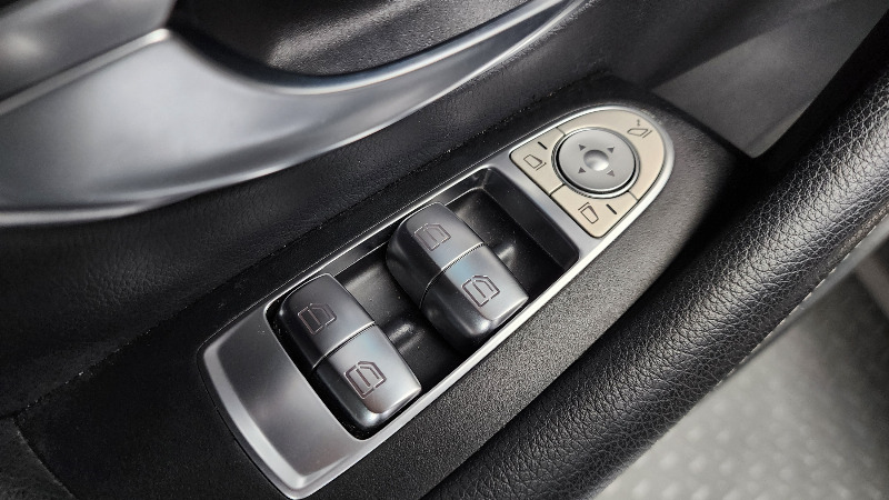 car Mercedes Benz E Class id68780 photo #29