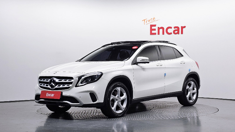 car Mercedes Benz GLA id68802 main photo