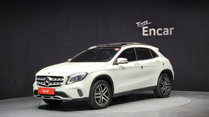 car Mercedes Benz GLA id68909 main photo