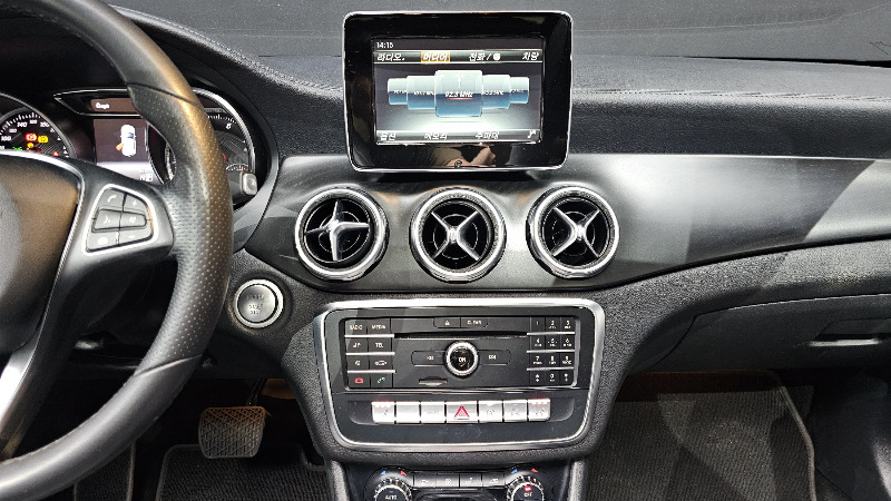 car Mercedes Benz GLA id68909 photo #12