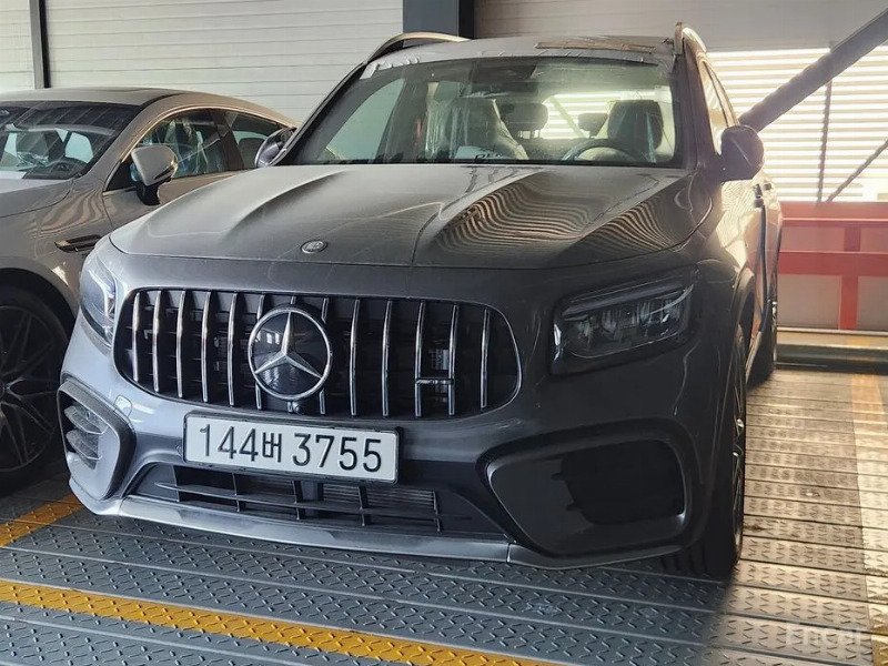 car Mercedes Benz GLB id68937 main photo