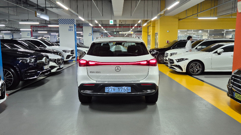 car Mercedes Benz EQA id68970 photo #4