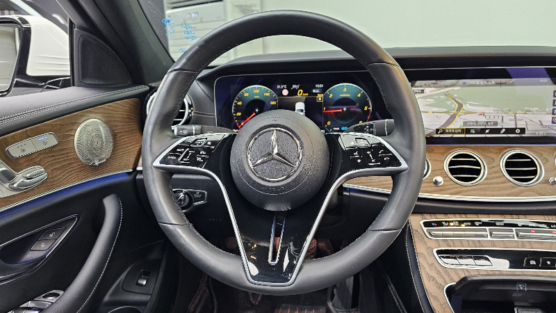 car Mercedes Benz E Class id68979 photo #13