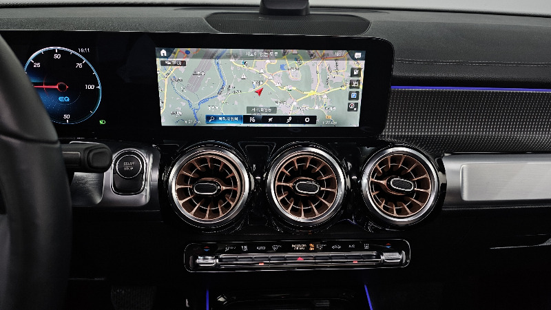 car Mercedes Benz EQB id69018 photo #14
