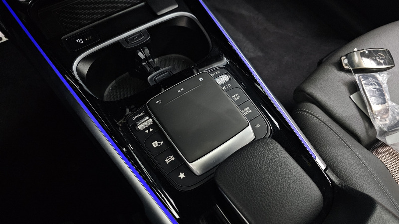 car Mercedes Benz EQB id69018 photo #19