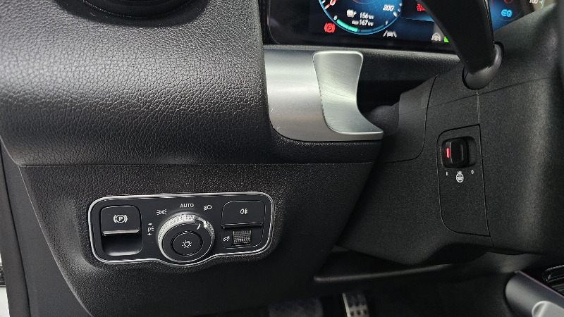 car Mercedes Benz EQB id69018 photo #28