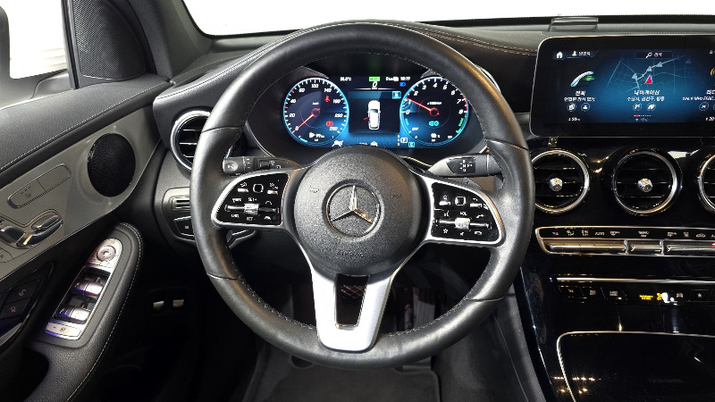 car Mercedes Benz GLC id69062 photo #14