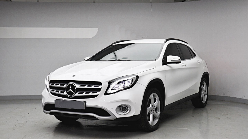 car Mercedes Benz GLA id69094 main photo