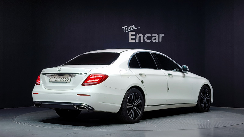 car Mercedes Benz E Class id69238 photo #2