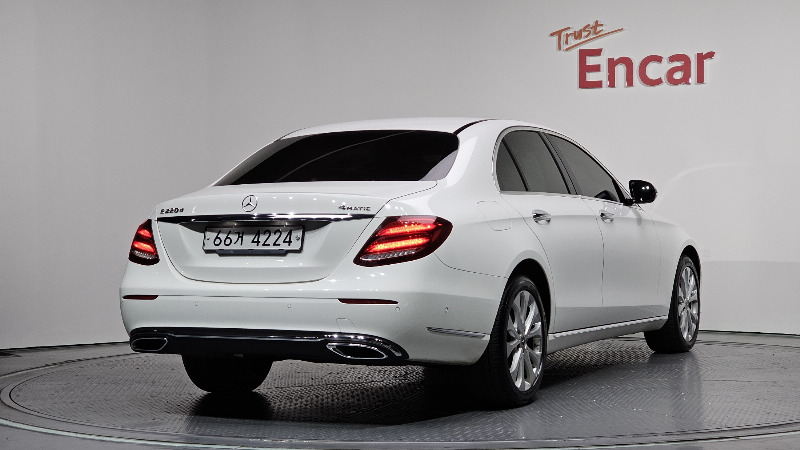 car Mercedes Benz E Class id69268 photo #2