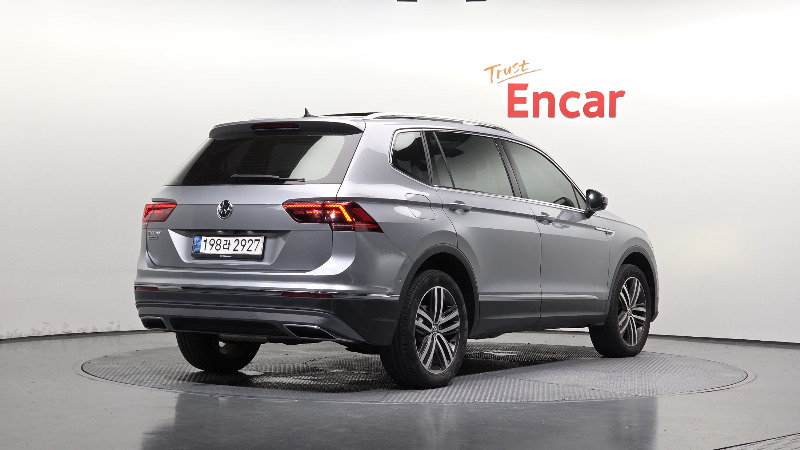 car Volkswagen Tiguan id69323 photo #2