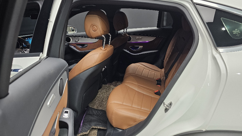 car Mercedes Benz GLC id69470 photo #26