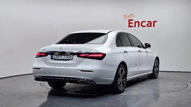 car Mercedes Benz E Class id69534 photo #2