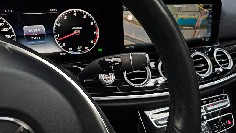 car Mercedes Benz E Class id69613 photo #9