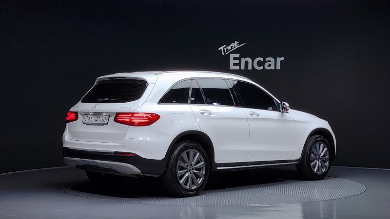 car Mercedes Benz GLC id69644 photo #2