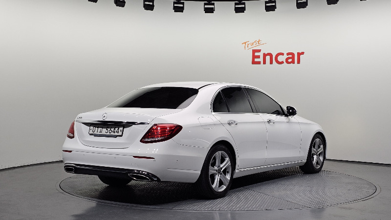 car Mercedes Benz E Class id69652 photo #2